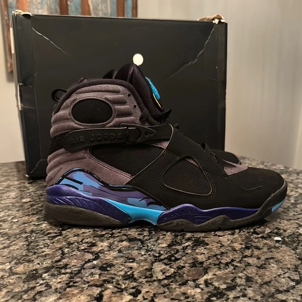 Nike Air Jordan 8 Retro Black and Blue Sneakers EUC 10.5